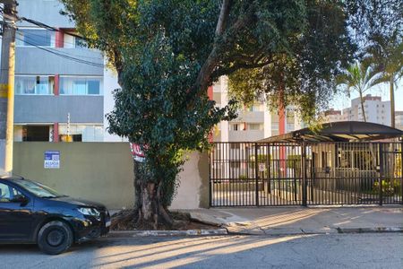 Fachada de apartamento para alugar com 2 quartos, 50m² em Vila Taquari, São Paulo