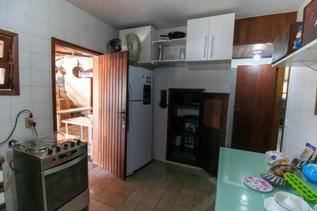 Casa de condomínio à venda com 456m², 6 quartos e 5 vagas Casa de condomínio à venda com 456m², 6 quartos e 5 vagasCasa 2 Cozinha