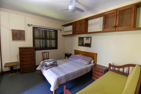 Casa de condomínio à venda com 456m², 6 quartos e 5 vagas Casa de condomínio à venda com 456m², 6 quartos e 5 vagasSuíte 3