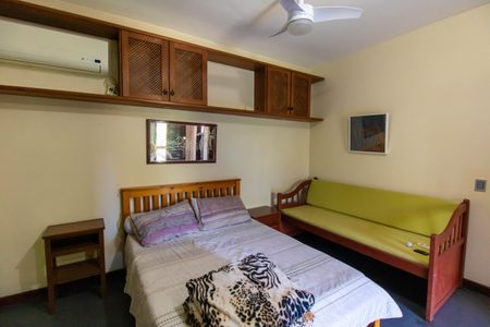 Casa de condomínio à venda com 456m², 6 quartos e 5 vagas Casa de condomínio à venda com 456m², 6 quartos e 5 vagasSuíte 3