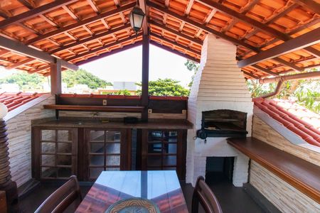 Casa de condomínio à venda com 456m², 6 quartos e 5 vagas Casa de condomínio à venda com 456m², 6 quartos e 5 vagasTerraço