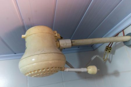 Casa de condomínio à venda com 456m², 6 quartos e 5 vagas Casa de condomínio à venda com 456m², 6 quartos e 5 vagasChuveiro