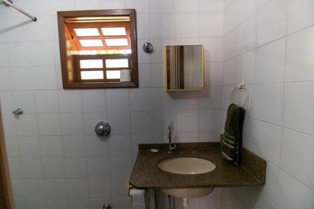 Casa de condomínio à venda com 456m², 6 quartos e 5 vagas Casa de condomínio à venda com 456m², 6 quartos e 5 vagasBanheiro de serviço