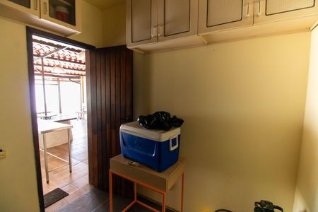 Casa de condomínio à venda com 456m², 6 quartos e 5 vagas Casa de condomínio à venda com 456m², 6 quartos e 5 vagasQuarto de Serviço