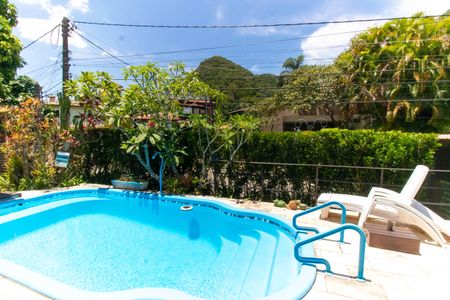 Casa de condomínio à venda com 456m², 6 quartos e 5 vagas Casa de condomínio à venda com 456m², 6 quartos e 5 vagasCasa 2 Vista da Sala