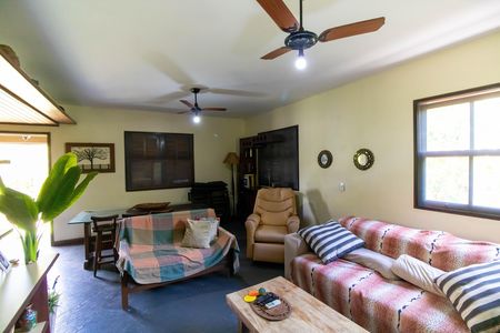 Casa de condomínio à venda com 456m², 6 quartos e 5 vagas Casa de condomínio à venda com 456m², 6 quartos e 5 vagasSala