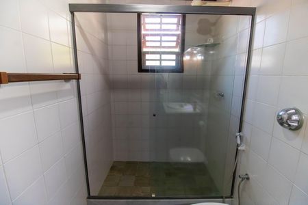 Casa de condomínio à venda com 456m², 6 quartos e 5 vagas Casa de condomínio à venda com 456m², 6 quartos e 5 vagasCasa 2 Banheiro da Suíte 2