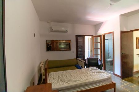 Casa de condomínio à venda com 456m², 6 quartos e 5 vagas Casa de condomínio à venda com 456m², 6 quartos e 5 vagasCasa 2 Suíte 2