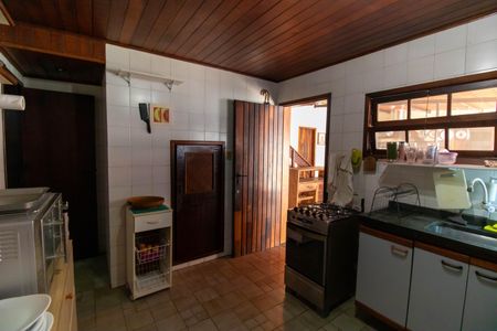 Casa de condomínio à venda com 456m², 6 quartos e 5 vagas Casa de condomínio à venda com 456m², 6 quartos e 5 vagasCozinha