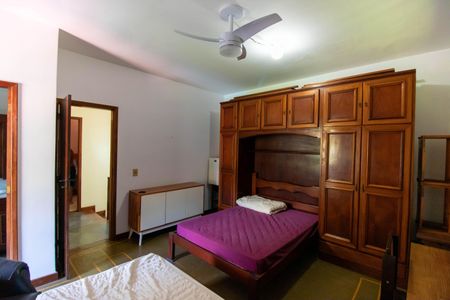 Casa de condomínio à venda com 456m², 6 quartos e 5 vagas Casa de condomínio à venda com 456m², 6 quartos e 5 vagasCasa 2 Suíte 2