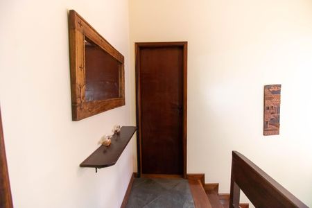 Casa de condomínio à venda com 456m², 6 quartos e 5 vagas Casa de condomínio à venda com 456m², 6 quartos e 5 vagasCasa 2 Corredor