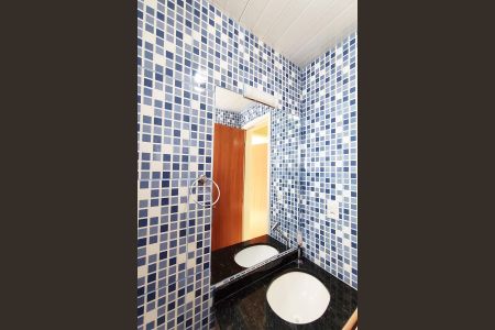 Apartamento para alugar com 60m², 2 quartos e sem vagaBanheiro