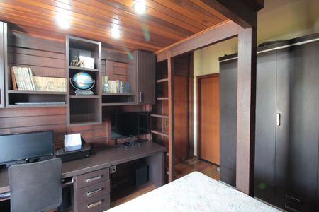 Casa à venda com 370m², 5 quartos e 8 vagasQuarto 2