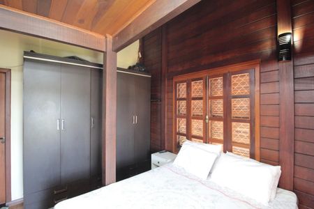 Casa à venda com 370m², 5 quartos e 8 vagasQuarto 2