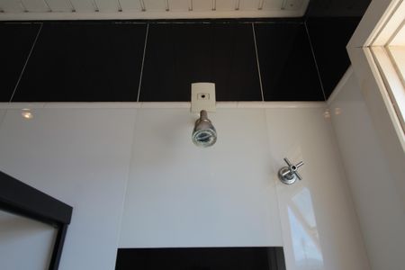 Casa à venda com 370m², 5 quartos e 8 vagasBanheiro do Quarto 2