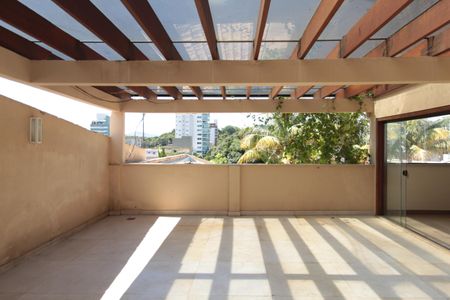 Casa à venda com 370m², 5 quartos e 8 vagasGaragem