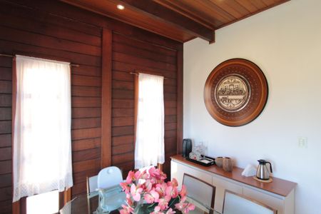 Casa à venda com 370m², 5 quartos e 8 vagasCopa