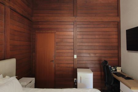 Casa à venda com 370m², 5 quartos e 8 vagasQuarto 1