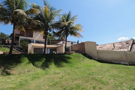 Casa à venda com 370m², 5 quartos e 8 vagasÁrea Externa