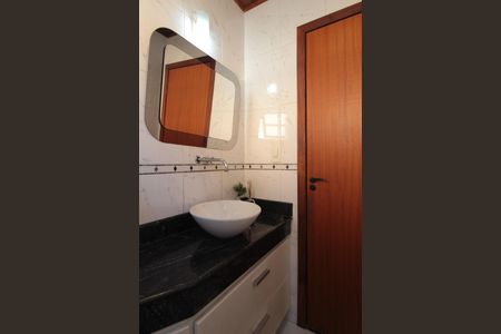 Casa à venda com 370m², 5 quartos e 8 vagasLavabo