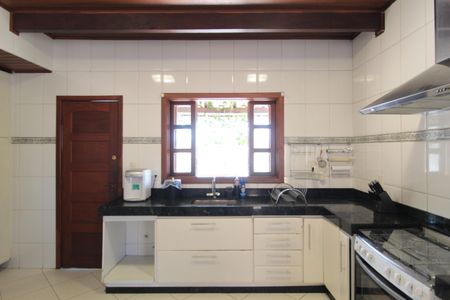 Casa à venda com 370m², 5 quartos e 8 vagasCozinha