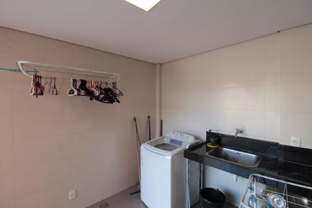 Casa à venda com 370m², 5 quartos e 8 vagasÁrea de Serviço