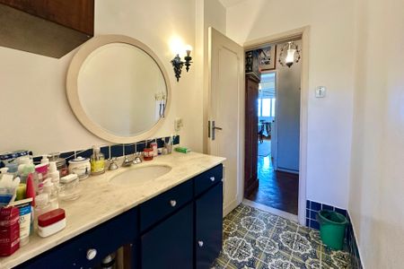 Apartamento à venda com 230m², 4 quartos e sem vagaBanheiro