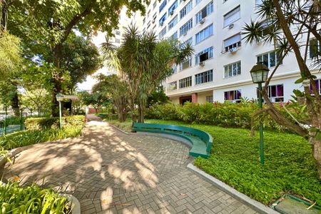 Apartamento à venda com 230m², 4 quartos e sem vagaÁrea comum