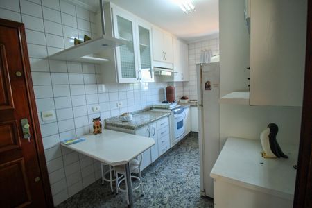 Apartamento à venda com 124m², 4 quartos e 1 vagaCozinha