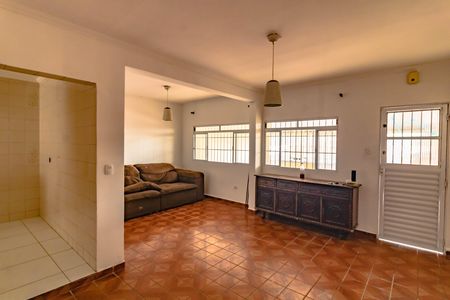 Casa para alugar com 150m², 3 quartos e 2 vagas Casa para alugar com 150m², 3 quartos e 2 vagasSala