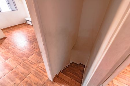 Casa para alugar com 150m², 3 quartos e 2 vagas Casa para alugar com 150m², 3 quartos e 2 vagasEscada