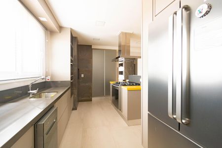 Apartamento à venda com 153m², 2 quartos e 2 vagasCozinha