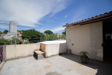 Casa à venda com 180m², 2 quartos e 2 vagasTerraço