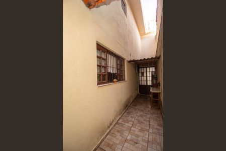 Casa à venda com 180m², 2 quartos e 2 vagasQuintal