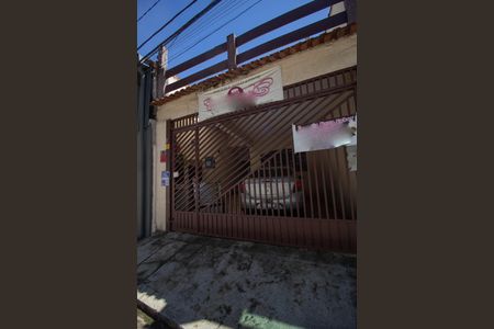 Casa à venda com 180m², 2 quartos e 2 vagasFachada 