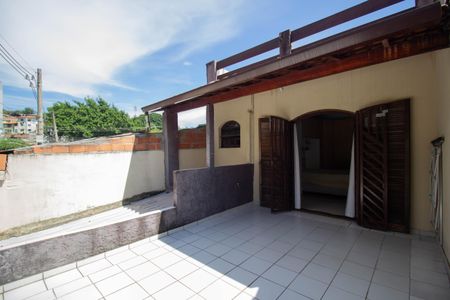 Casa à venda com 180m², 2 quartos e 2 vagasVaranda Quarto 1 