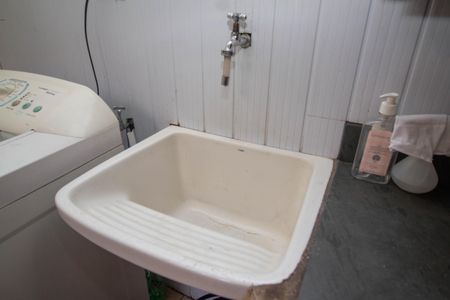 Casa à venda com 180m², 2 quartos e 2 vagasÁrea de Serviço