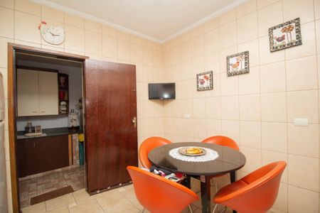 Casa à venda com 180m², 2 quartos e 2 vagasCozinha