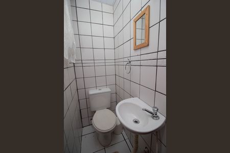 Casa à venda com 180m², 2 quartos e 2 vagasBanheiro de Serviço