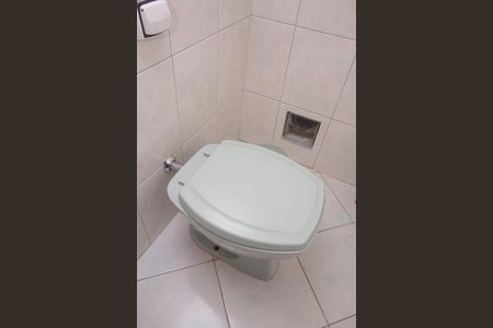 Casa à venda com 180m², 2 quartos e 2 vagasLavabo