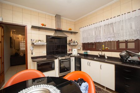 Casa à venda com 180m², 2 quartos e 2 vagasCozinha