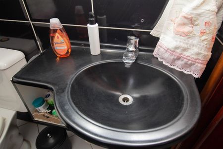 Casa à venda com 180m², 2 quartos e 2 vagasBanheiro da Suíte 2