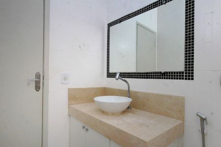Apartamento à venda com 67m², 3 quartos e 1 vagaBanheiro Social