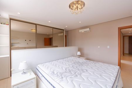 Apartamento à venda com 199m², 3 quartos e 2 vagas Apartamento à venda com 199m², 3 quartos e 2 vagasQuarto 1