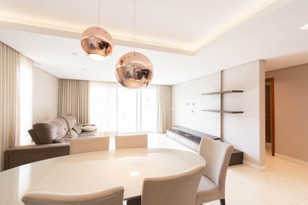 Apartamento à venda com 199m², 3 quartos e 2 vagas Apartamento à venda com 199m², 3 quartos e 2 vagasCozinha