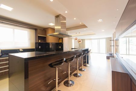 Apartamento à venda com 199m², 3 quartos e 2 vagas Apartamento à venda com 199m², 3 quartos e 2 vagasCozinha