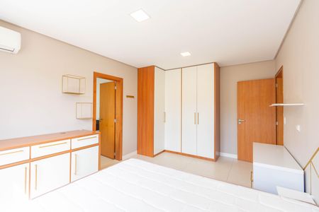 Apartamento à venda com 199m², 3 quartos e 2 vagas Apartamento à venda com 199m², 3 quartos e 2 vagasQuarto 2