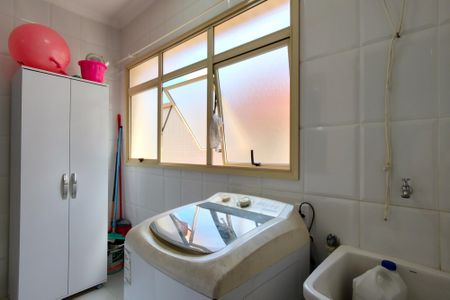 Apartamento para alugar com 90m², 3 quartos e 1 vagaÁrea de Serviço