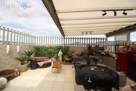 Apartamento à venda com 280m², 4 quartos e 4 vagasSala