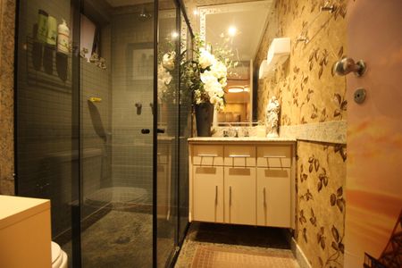 Apartamento à venda com 280m², 4 quartos e 4 vagasBanheiro